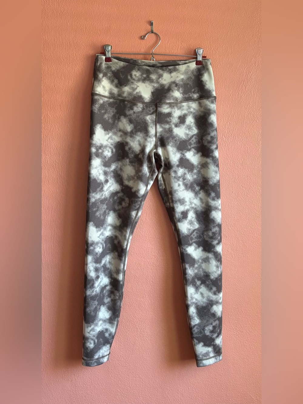 TAN + LINES  by Syvan Ayla 
Cocoa Cloud Legging